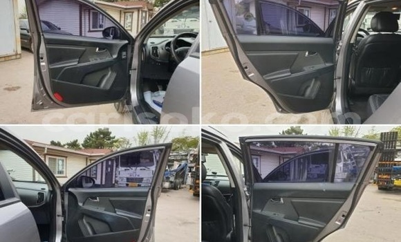 اشتري مستعمل Kia Sportage Beige سيارة في Kigali في Rwanda اشتري مستعمل Kia Sportage Beige سيارة في Kigali في Rwanda