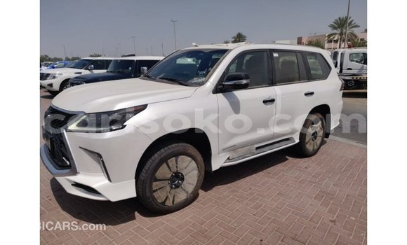 Acheter Import Voiture Lexus LX Blanc à Import - Dubai, Rwanda Acheter Import Voiture Lexus LX Blanc à Import - Dubai, Rwanda