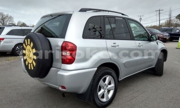 Sayi Na hannu Toyota RAV4 Gris Mota in Bokwango a Rwanda Sayi Na hannu Toyota RAV4 Gris Mota in Bokwango a Rwanda