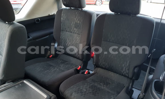 Sayi Na hannu Toyota Avensis Verso Bleu Mota in Kigali a Rwanda Sayi Na hannu Toyota Avensis Verso Bleu Mota in Kigali a Rwanda