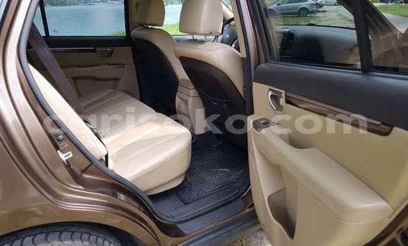 Sayi Na hannu Hyundai Santa Fe Beige Mota in Kigali a Rwanda Sayi Na hannu Hyundai Santa Fe Beige Mota in Kigali a Rwanda