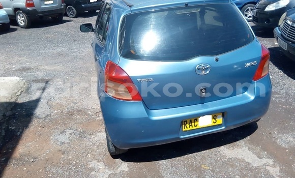 Sayi Na hannu Toyota Yaris Bleu Mota in Kigali a Rwanda Sayi Na hannu Toyota Yaris Bleu Mota in Kigali a Rwanda