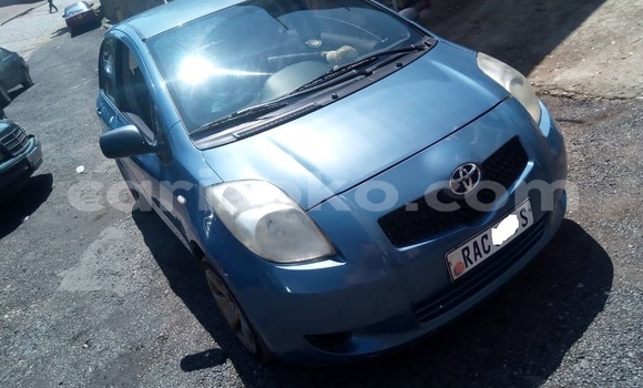 Sayi Na hannu Toyota Yaris Bleu Mota in Kigali a Rwanda Sayi Na hannu Toyota Yaris Bleu Mota in Kigali a Rwanda