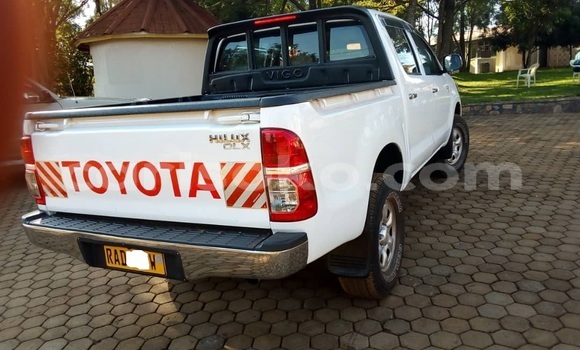 Sayi Na hannu Toyota Hilux Blanc Mota in Kigali a Rwanda Sayi Na hannu Toyota Hilux Blanc Mota in Kigali a Rwanda