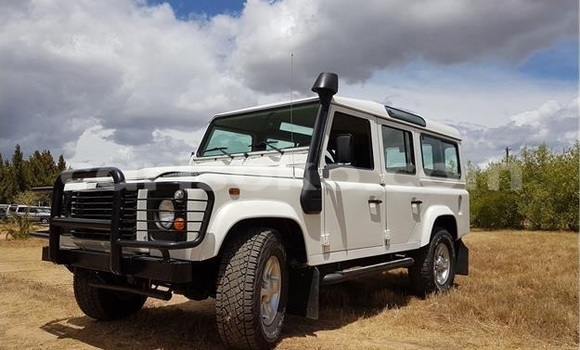 Acheter Occasion Voiture Land Rover Defender Blanc à Gicumbi, Rwanda