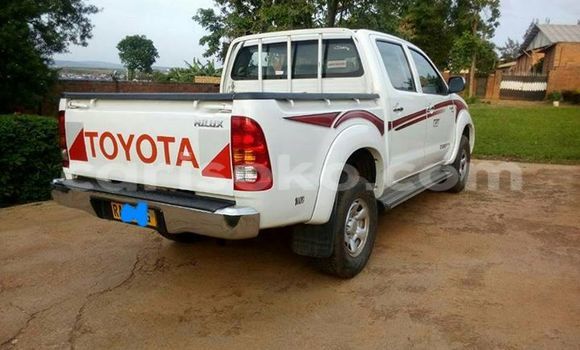 اشتري مستعمل Toyota Hilux Blanc سيارة في Gicumbi في Rwanda اشتري مستعمل Toyota Hilux Blanc سيارة في Gicumbi في Rwanda