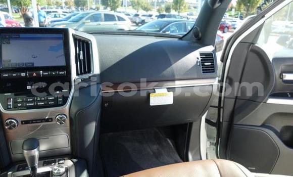 Buy Used Toyota Land Cruiser White Car in Kigali in Rwanda Buy Used Toyota Land Cruiser White Car in Kigali in Rwanda