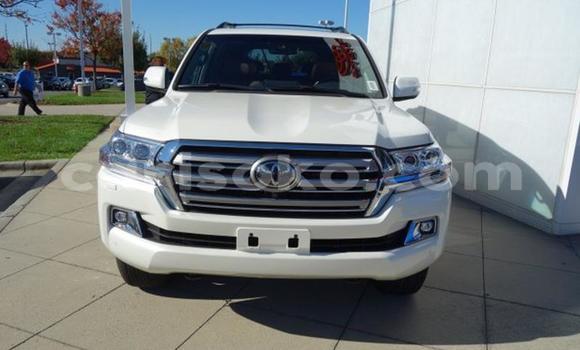 Buy Used Toyota Land Cruiser White Car in Kigali in Rwanda Buy Used Toyota Land Cruiser White Car in Kigali in Rwanda