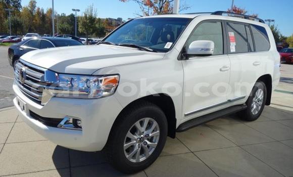 Buy Used Toyota Land Cruiser White Car in Kigali in Rwanda Buy Used Toyota Land Cruiser White Car in Kigali in Rwanda