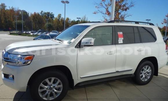 Buy Used Toyota Land Cruiser White Car in Kigali in Rwanda Buy Used Toyota Land Cruiser White Car in Kigali in Rwanda