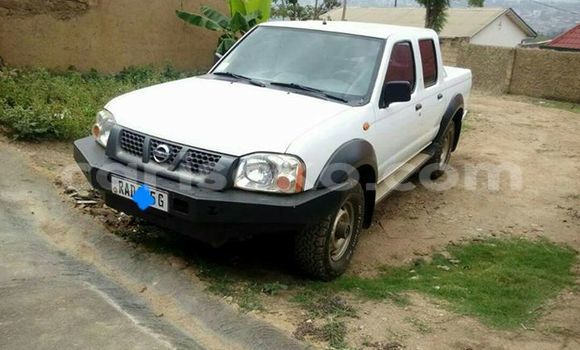 اشتري مستعمل Nissan Navara Blanc سيارة في Gicumbi في Rwanda اشتري مستعمل Nissan Navara Blanc سيارة في Gicumbi في Rwanda