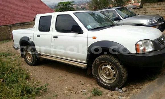 اشتري مستعمل Nissan Navara Blanc سيارة في Gicumbi في Rwanda اشتري مستعمل Nissan Navara Blanc سيارة في Gicumbi في Rwanda