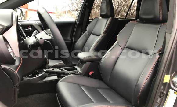 Sayi Imported Toyota RAV4 Beige Mota in Kigali a Rwanda Sayi Imported Toyota RAV4 Beige Mota in Kigali a Rwanda