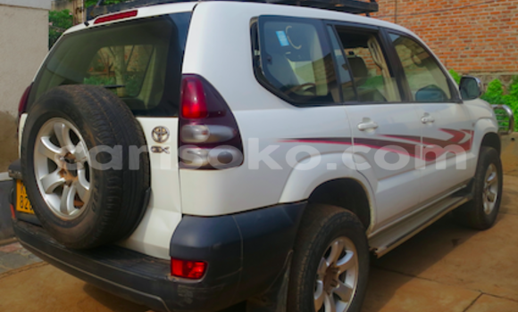 اشتري مستعمل Toyota Land Cruiser Prado Blanc سيارة في Kigali في Rwanda اشتري مستعمل Toyota Land Cruiser Prado Blanc سيارة في Kigali في Rwanda