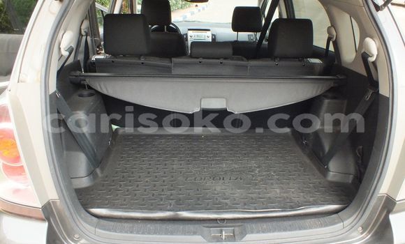 Sayi Na hannu Toyota Corolla Verso Marron Mota in Kigali a Rwanda Sayi Na hannu Toyota Corolla Verso Marron Mota in Kigali a Rwanda