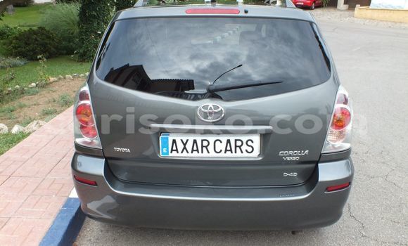 Sayi Na hannu Toyota Corolla Verso Marron Mota in Kigali a Rwanda Sayi Na hannu Toyota Corolla Verso Marron Mota in Kigali a Rwanda