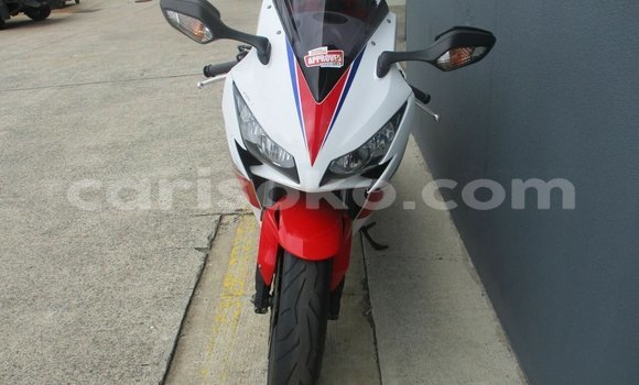 اشتري مستعمل Honda CBR 1000 RR Blanc دراجة نارية في Bokwango في Rwanda اشتري مستعمل Honda CBR 1000 RR Blanc دراجة نارية في Bokwango في Rwanda