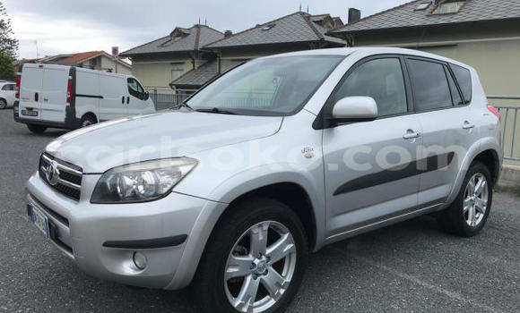 Sayi Na hannu Toyota RAV4 Gris Mota in Kigali a Rwanda Sayi Na hannu Toyota RAV4 Gris Mota in Kigali a Rwanda