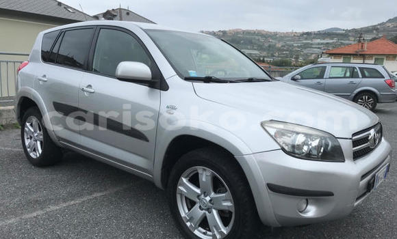 Sayi Na hannu Toyota RAV4 Gris Mota in Kigali a Rwanda Sayi Na hannu Toyota RAV4 Gris Mota in Kigali a Rwanda