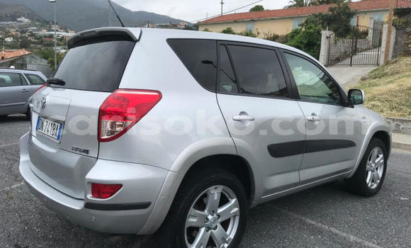Sayi Na hannu Toyota RAV4 Gris Mota in Kigali a Rwanda Sayi Na hannu Toyota RAV4 Gris Mota in Kigali a Rwanda