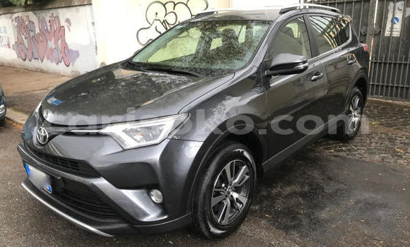 Sayi Imported Toyota RAV4 Noir Mota in Kigali a Rwanda Sayi Imported Toyota RAV4 Noir Mota in Kigali a Rwanda