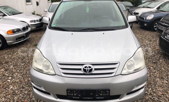 Acheter Import Voiture Toyota Avensis Verso Gris à Kigali, Rwanda Acheter Import Voiture Toyota Avensis Verso Gris à Kigali, Rwanda