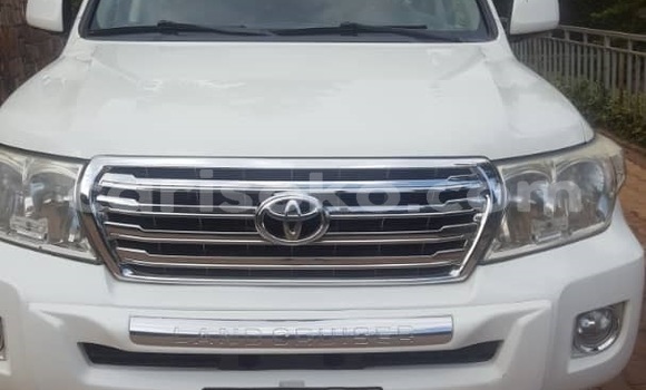 Buy Used Toyota Land Cruiser White Car in Kigali in Rwanda Buy Used Toyota Land Cruiser White Car in Kigali in Rwanda