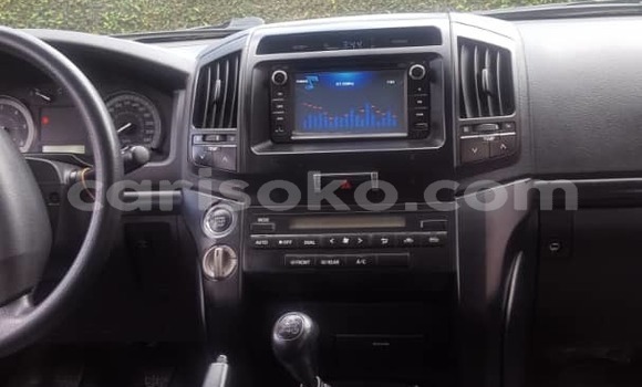 Buy Used Toyota Land Cruiser White Car in Kigali in Rwanda Buy Used Toyota Land Cruiser White Car in Kigali in Rwanda