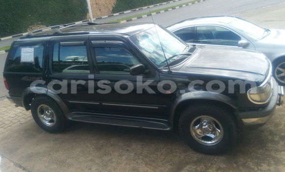 Acheter Occasion Voiture Ford Explorer Noir à Kigali au Rwanda Acheter Occasion Voiture Ford Explorer Noir à Kigali au Rwanda