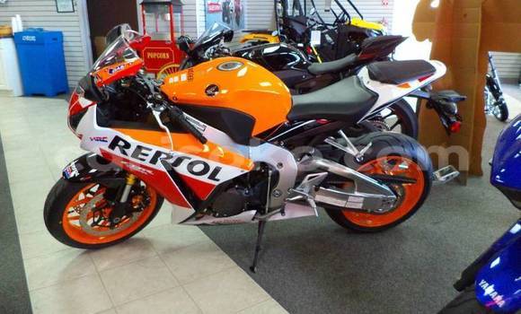 اشتري مستعمل Honda CBR 1000 RR Noir دراجة نارية في Kigali في Rwanda