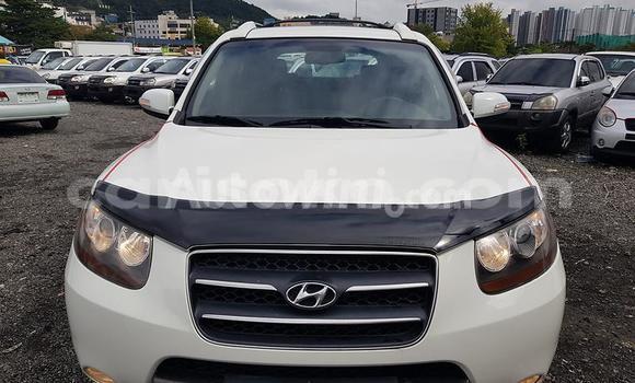 Buy Used Hyundai Santa Fe White Car in Kigali in Rwanda Buy Used Hyundai Santa Fe White Car in Kigali in Rwanda