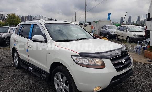 Buy Used Hyundai Santa Fe White Car in Kigali in Rwanda Buy Used Hyundai Santa Fe White Car in Kigali in Rwanda
