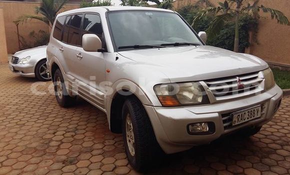 Acheter Occasion Voiture Mitsubishi Pajero Gris à Kigali au Rwanda Acheter Occasion Voiture Mitsubishi Pajero Gris à Kigali au Rwanda
