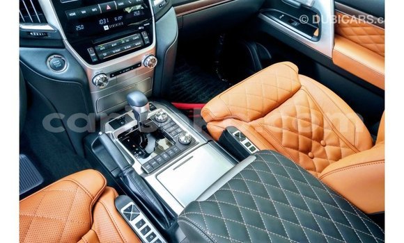 Acheter Import Voiture Toyota Land Cruiser Noir à Import - Dubai, Rwanda Acheter Import Voiture Toyota Land Cruiser Noir à Import - Dubai, Rwanda