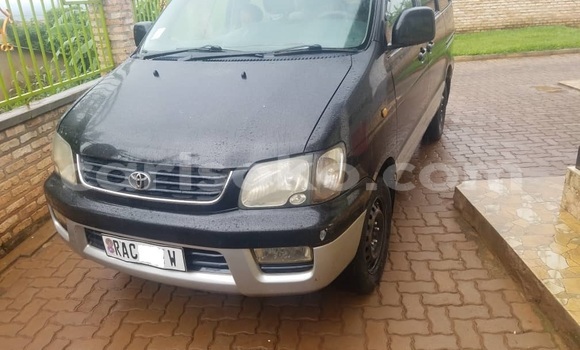 Sayi Na hannu Toyota Noah Noir Mota in Kigali a Rwanda Sayi Na hannu Toyota Noah Noir Mota in Kigali a Rwanda