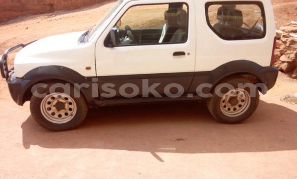 Acheter Occasion Voiture Suzuki Jimny Blanc à Kigali, Rwanda Acheter Occasion Voiture Suzuki Jimny Blanc à Kigali, Rwanda