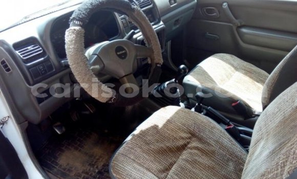 Acheter Occasion Voiture Suzuki Jimny Blanc à Kigali, Rwanda Acheter Occasion Voiture Suzuki Jimny Blanc à Kigali, Rwanda