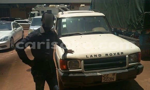 Acheter Occasion Voiture Land Rover Discovery Blanc à Kigali au Rwanda Acheter Occasion Voiture Land Rover Discovery Blanc à Kigali au Rwanda