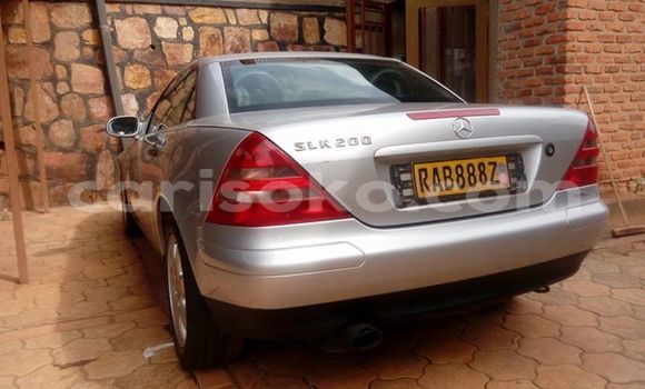 Acheter Occasion Voiture Mercedes-Benz CLK–Class Gris à Kigali, Rwanda Acheter Occasion Voiture Mercedes-Benz CLK–Class Gris à Kigali, Rwanda