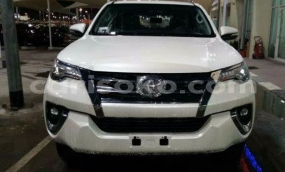 اشتري مستعمل Toyota Fortuner Blanc سيارة في Kigali في Rwanda اشتري مستعمل Toyota Fortuner Blanc سيارة في Kigali في Rwanda