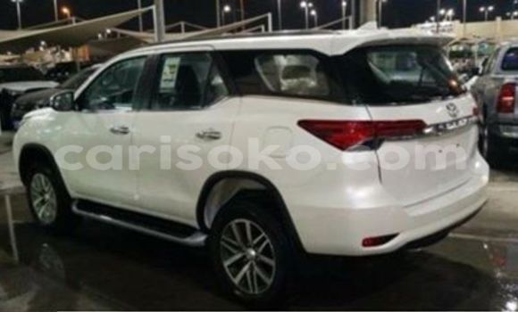 اشتري مستعمل Toyota Fortuner Blanc سيارة في Kigali في Rwanda اشتري مستعمل Toyota Fortuner Blanc سيارة في Kigali في Rwanda