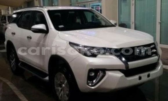 اشتري مستعمل Toyota Fortuner Blanc سيارة في Kigali في Rwanda اشتري مستعمل Toyota Fortuner Blanc سيارة في Kigali في Rwanda