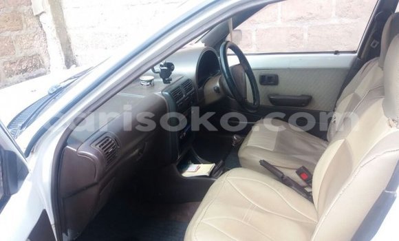 اشتري مستعمل Toyota Starlet Blanc سيارة في Kigali في Rwanda اشتري مستعمل Toyota Starlet Blanc سيارة في Kigali في Rwanda