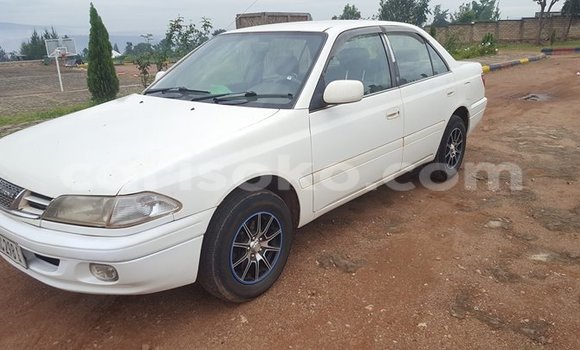 Acheter Occasion Voiture Toyota Carina Blanc à Kigali au Rwanda Acheter Occasion Voiture Toyota Carina Blanc à Kigali au Rwanda