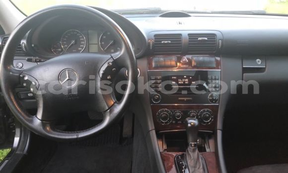 Sayi Na hannu Mercedes-Benz C–Class Noir Mota in Byumba a Byumba Sayi Na hannu Mercedes-Benz C–Class Noir Mota in Byumba a Byumba