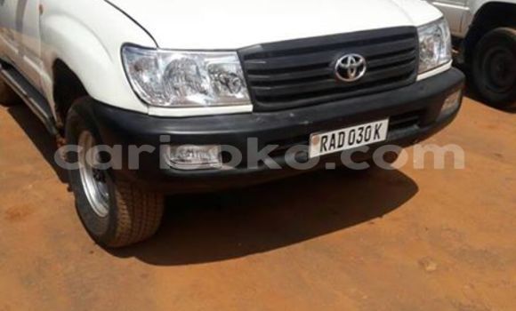 اشتري مستعمل Toyota Land Cruiser Blanc سيارة في Gicumbi في Rwanda اشتري مستعمل Toyota Land Cruiser Blanc سيارة في Gicumbi في Rwanda