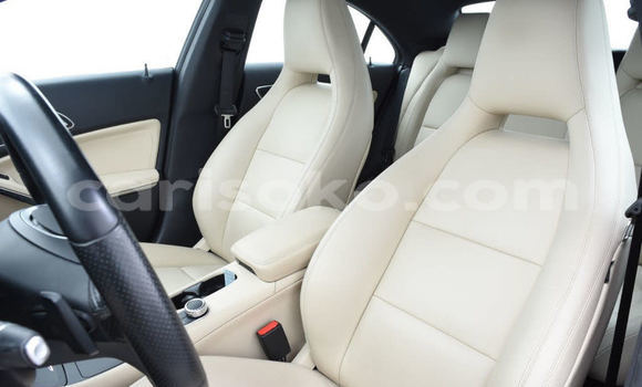 Buy Used Mercedes-Benz 250 White Car in Kigali in Rwanda Buy Used Mercedes-Benz 250 White Car in Kigali in Rwanda