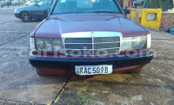 Acheter Occasion Voiture Mercedes-Benz 190 Rouge à Gicumbi, Rwanda Acheter Occasion Voiture Mercedes-Benz 190 Rouge à Gicumbi, Rwanda