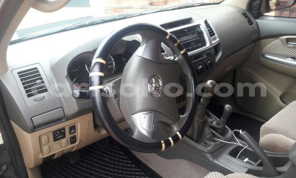 اشتري مستعمل Toyota Fortuner Noir سيارة في Kigali في Rwanda اشتري مستعمل Toyota Fortuner Noir سيارة في Kigali في Rwanda