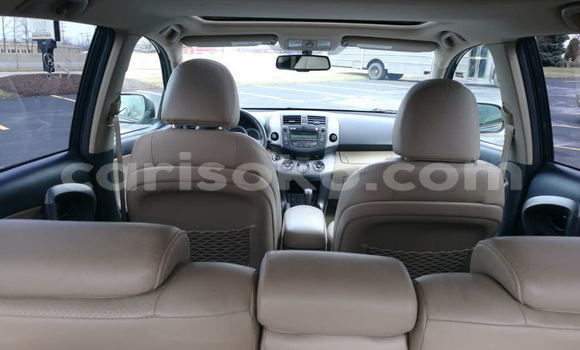 Acheter Occasion Voiture Toyota RAV4 Noir à Kigali, Rwanda Acheter Occasion Voiture Toyota RAV4 Noir à Kigali, Rwanda